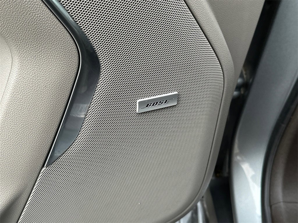 Used 2023 Chevrolet Suburban LT image 28