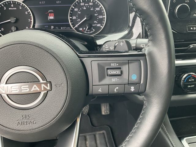 Used 2023 Nissan Pathfinder SL w/ Black Appearance Package AWD/4WD image 23
