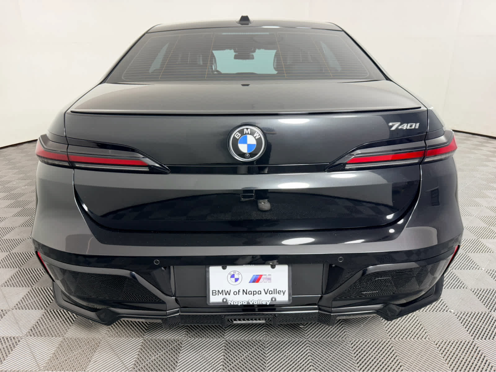 Used 2026 BMW 740i RWD image 4