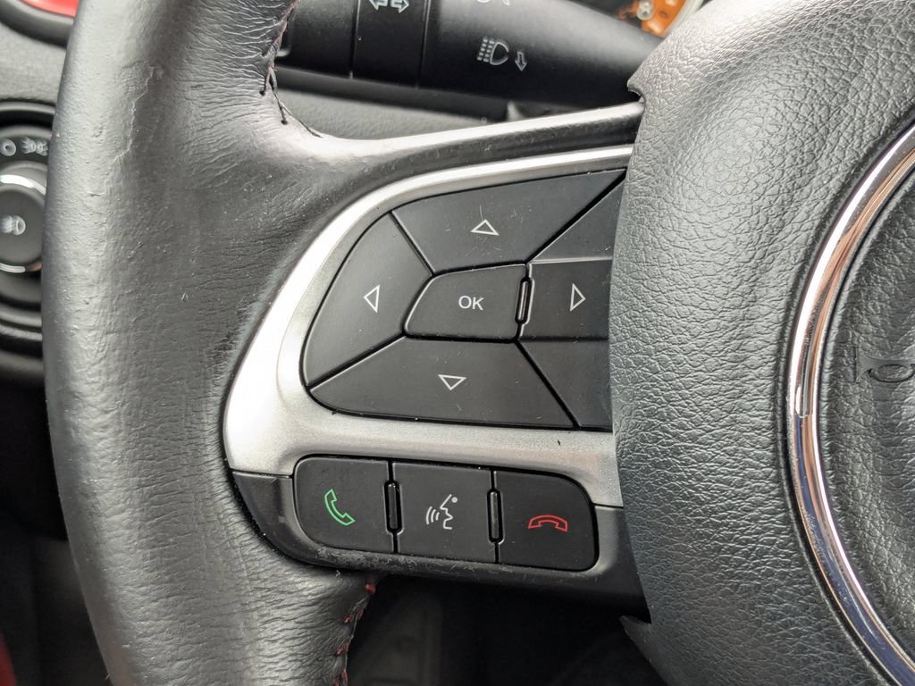 Used 2017 Jeep Renegade Trailhawk w/ Safety & Security Group AWD/4WD image 28