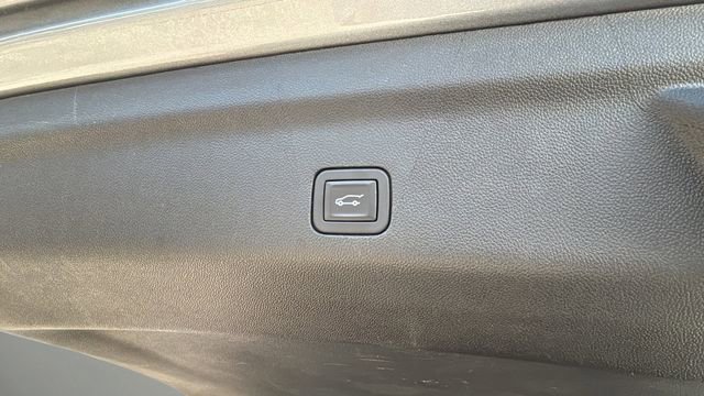 Certified 2023 Chevrolet Tahoe Z71 w/ Luxury Package image 40