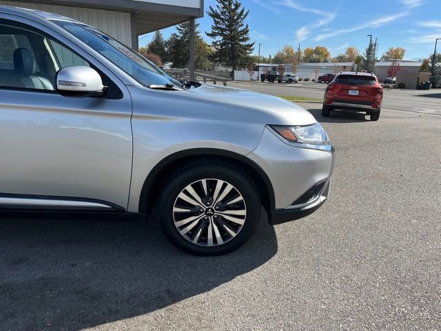 Used 2020 Mitsubishi Outlander SE image 19
