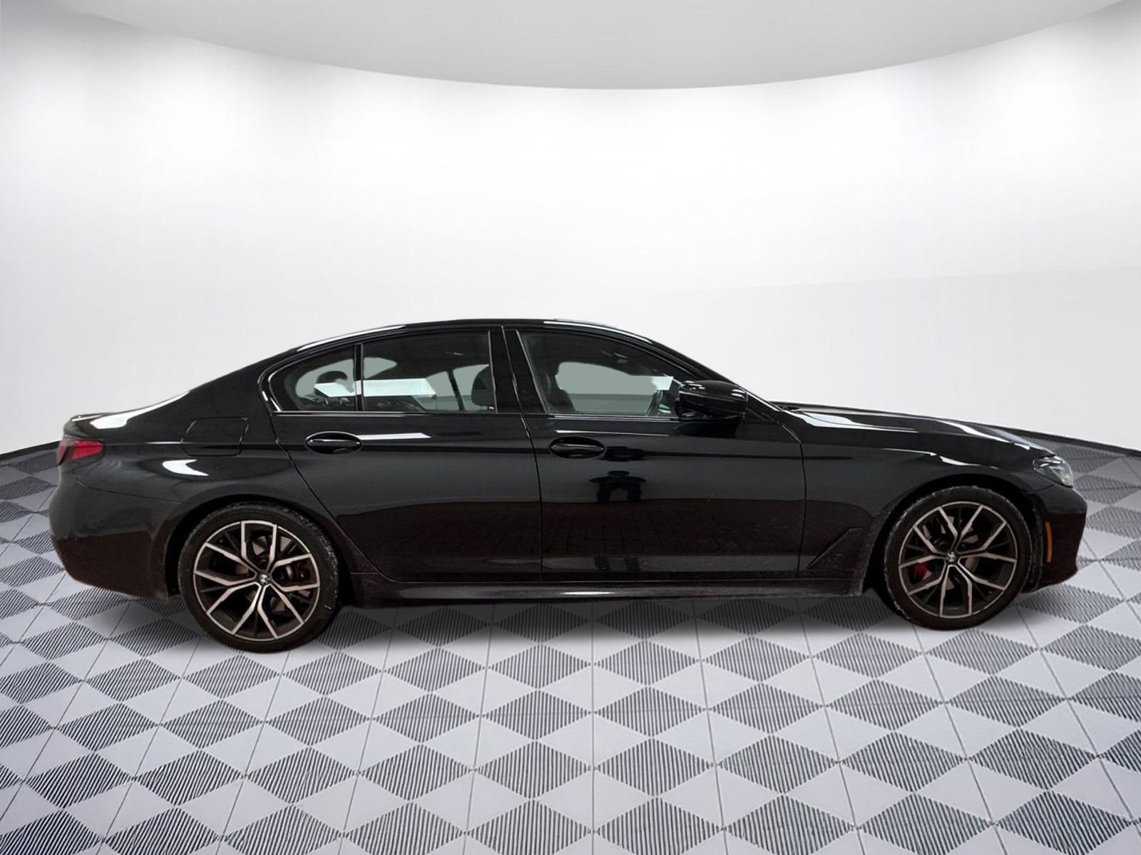 Used 2023 BMW 530i xDrive w/ M Sport Package image 7