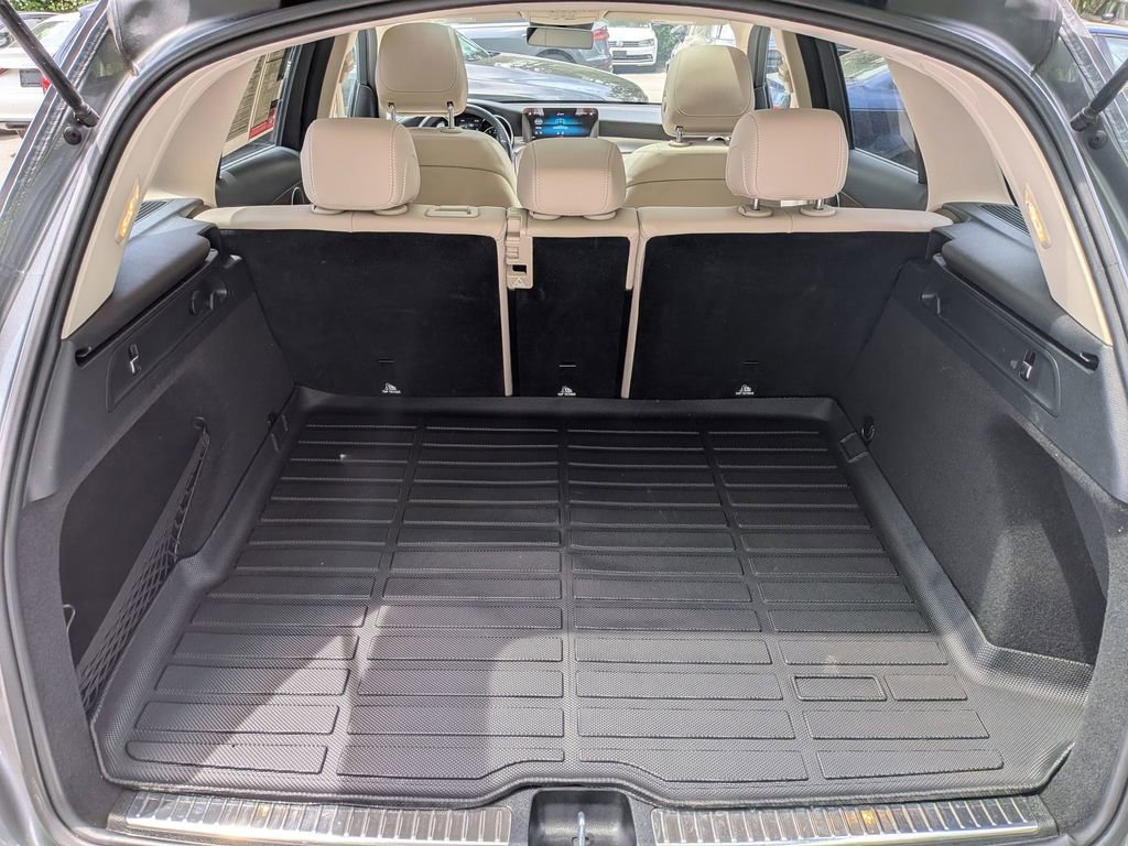 Used 2022 Mercedes-Benz GLC 300 4MATIC w/ Premium Package Lite image 30