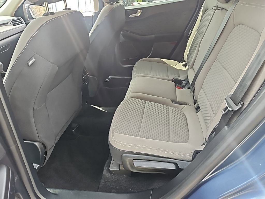 Used 2020 Ford Escape SE image 19