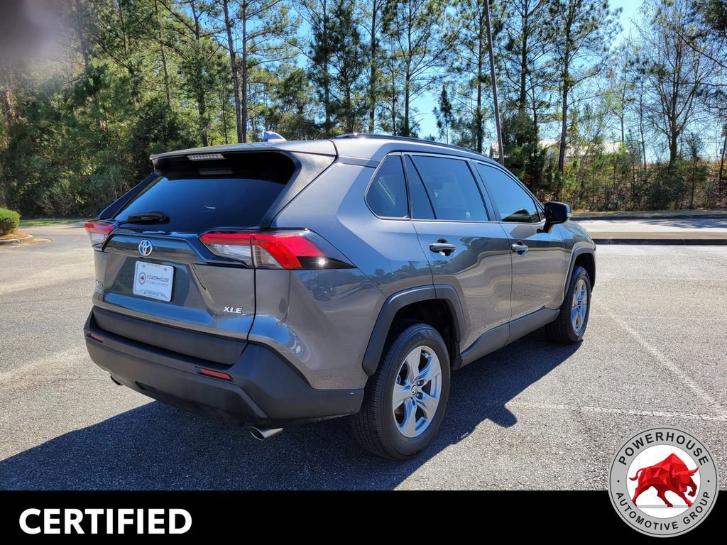 Used 2022 Toyota RAV4 XLE FWD image 6