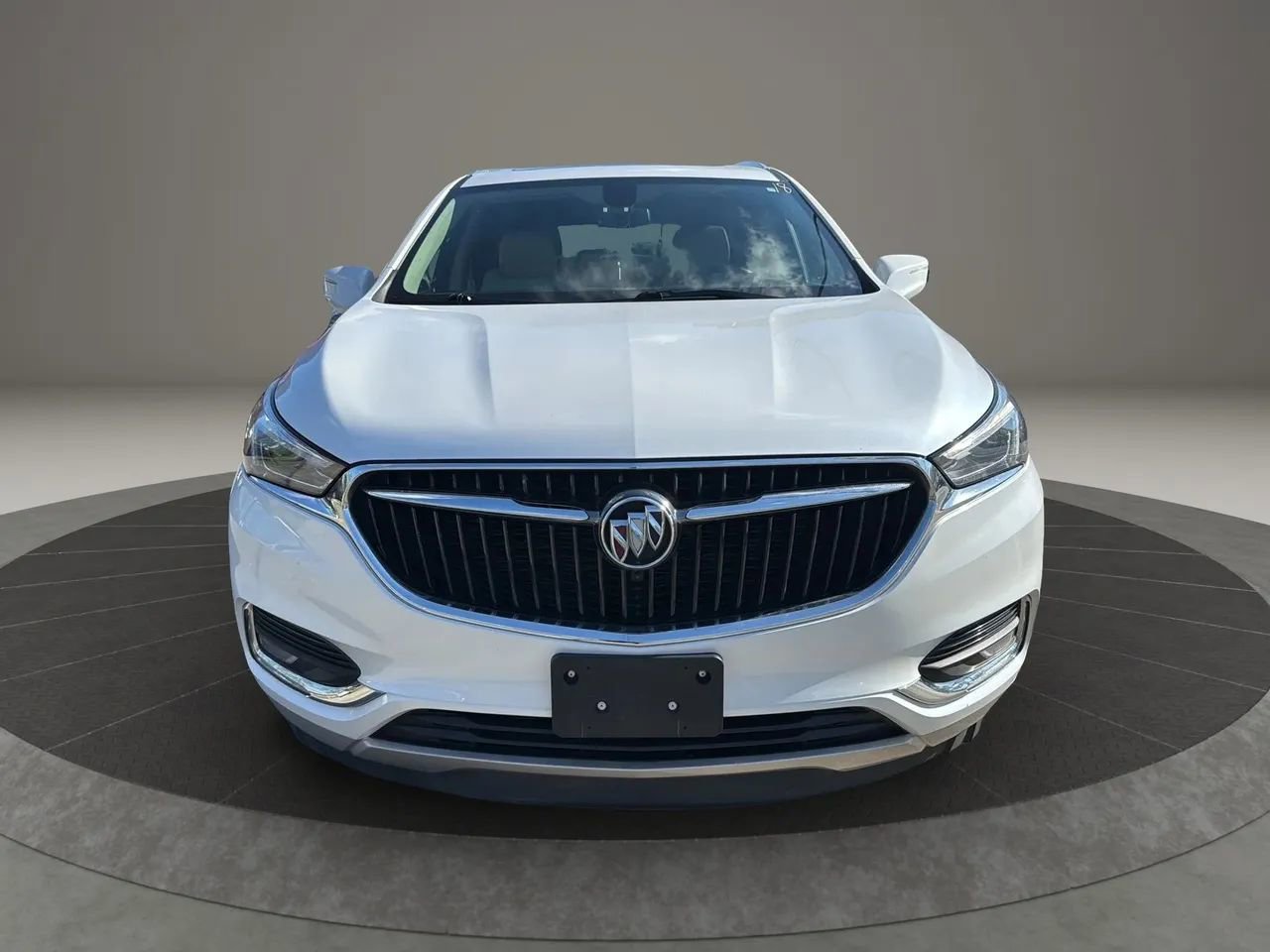 Used 2019 Buick Enclave Essence image 2
