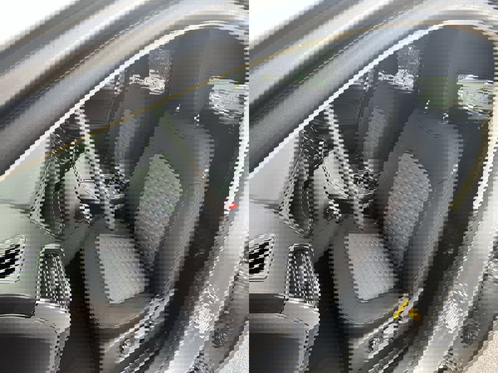 Used 2024 Ford Edge SE w/ Black Appearance Package image 14