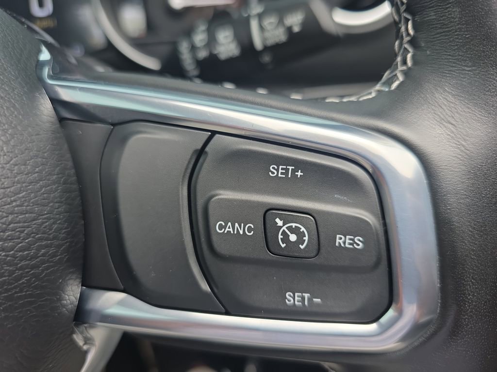 Used 2022 Jeep Wrangler Unlimited Sahara w/ Cold Weather Group AWD/4WD image 30