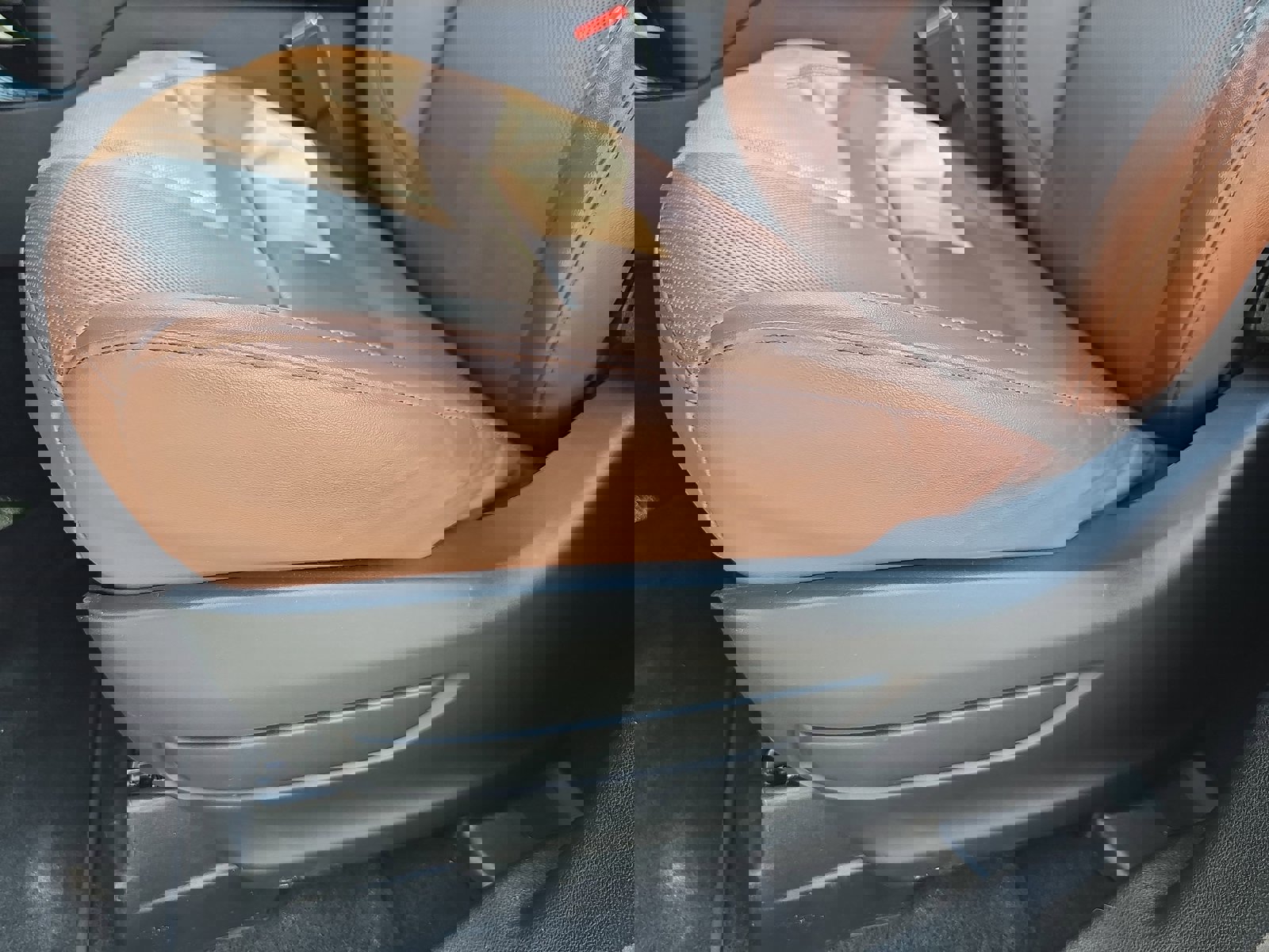 Used 2023 Lincoln Aviator Reserve RWD image 17