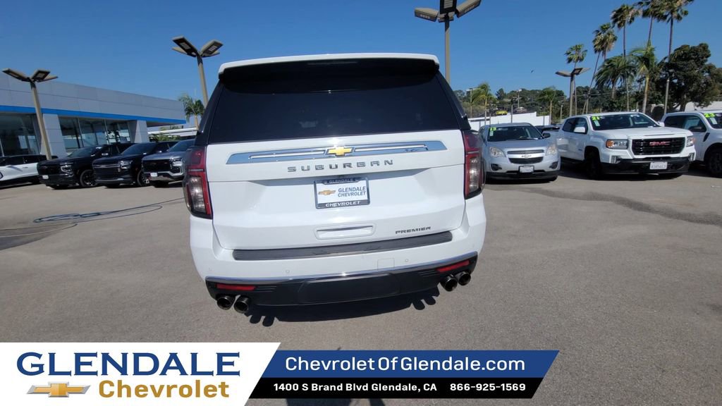 Used 2023 Chevrolet Suburban Premier image 7