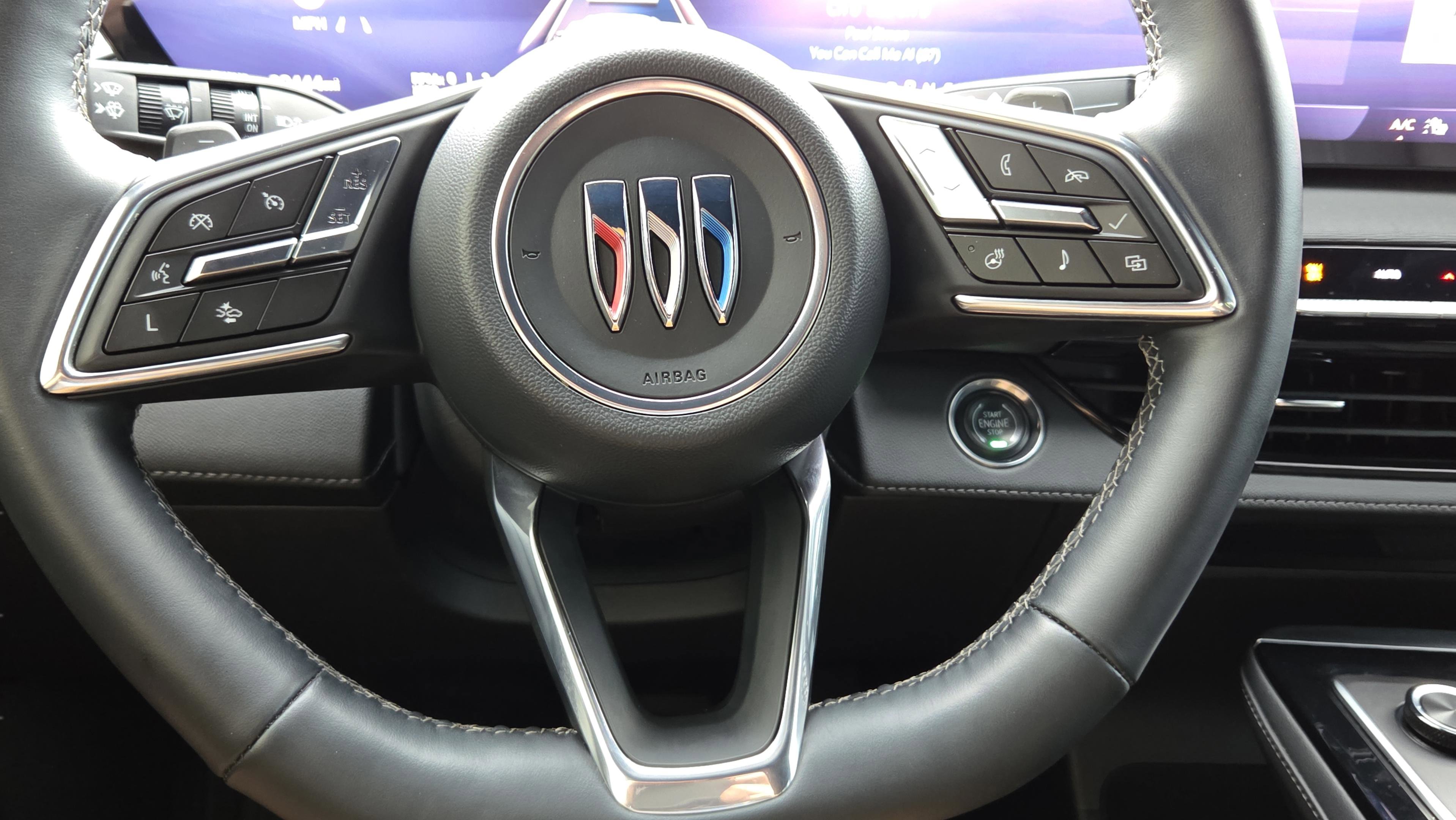 Used 2025 Buick Enclave Sport Touring w/ Power Package image 30