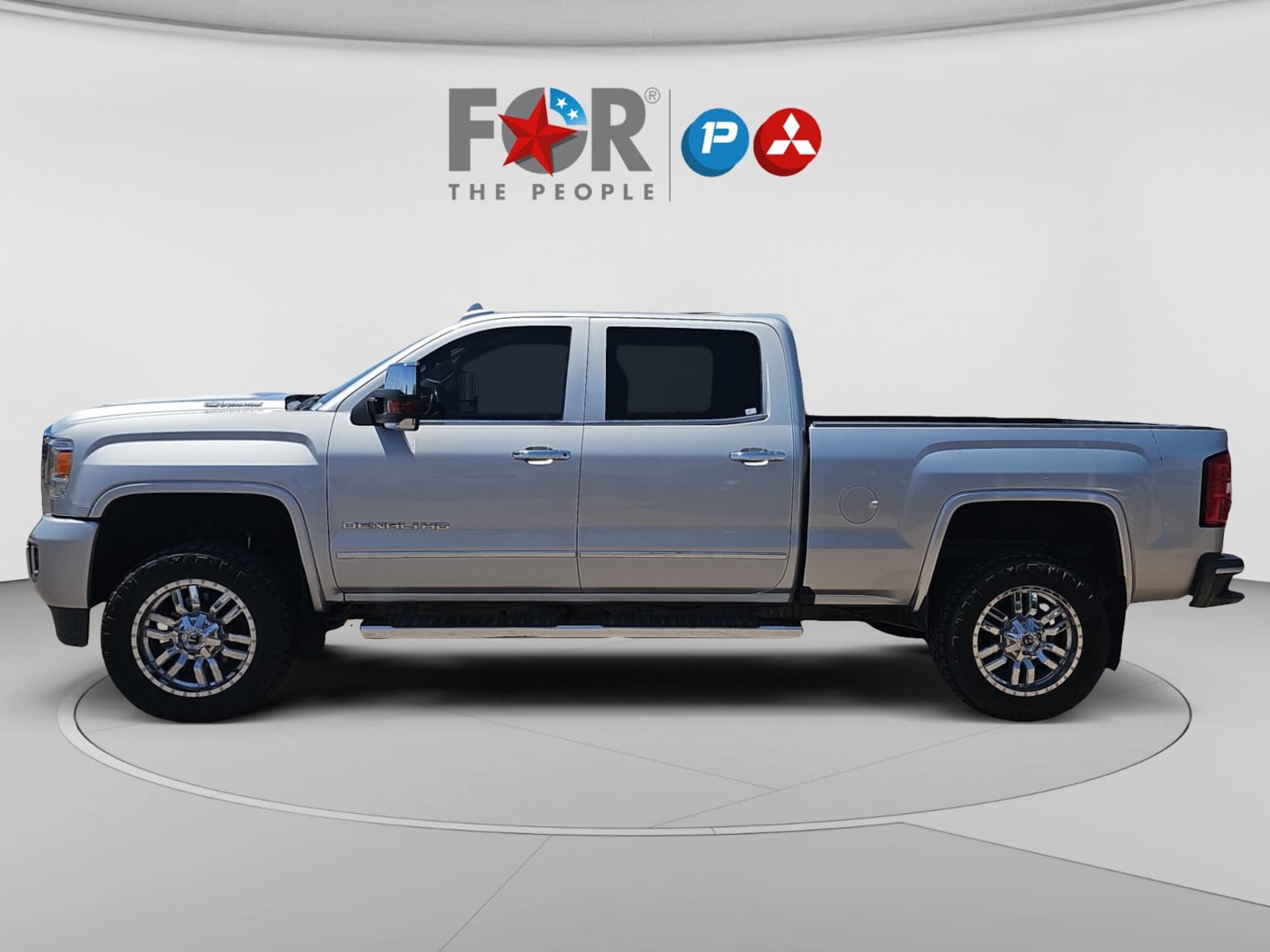Used 2019 GMC Sierra 3500 Denali w/ Duramax Plus Package AWD/4WD image 2