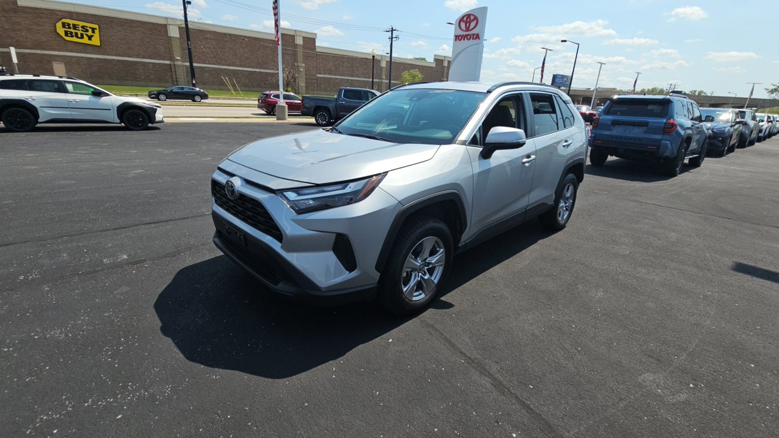 Certified 2025 Toyota RAV4 XLE AWD/4WD image 7