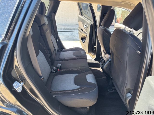 Used 2014 Jeep Cherokee Latitude FWD image 28