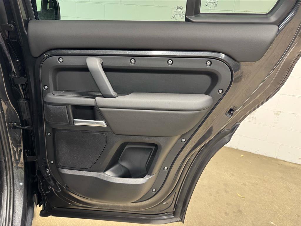 Used 2026 Land Rover Defender 110 S image 41