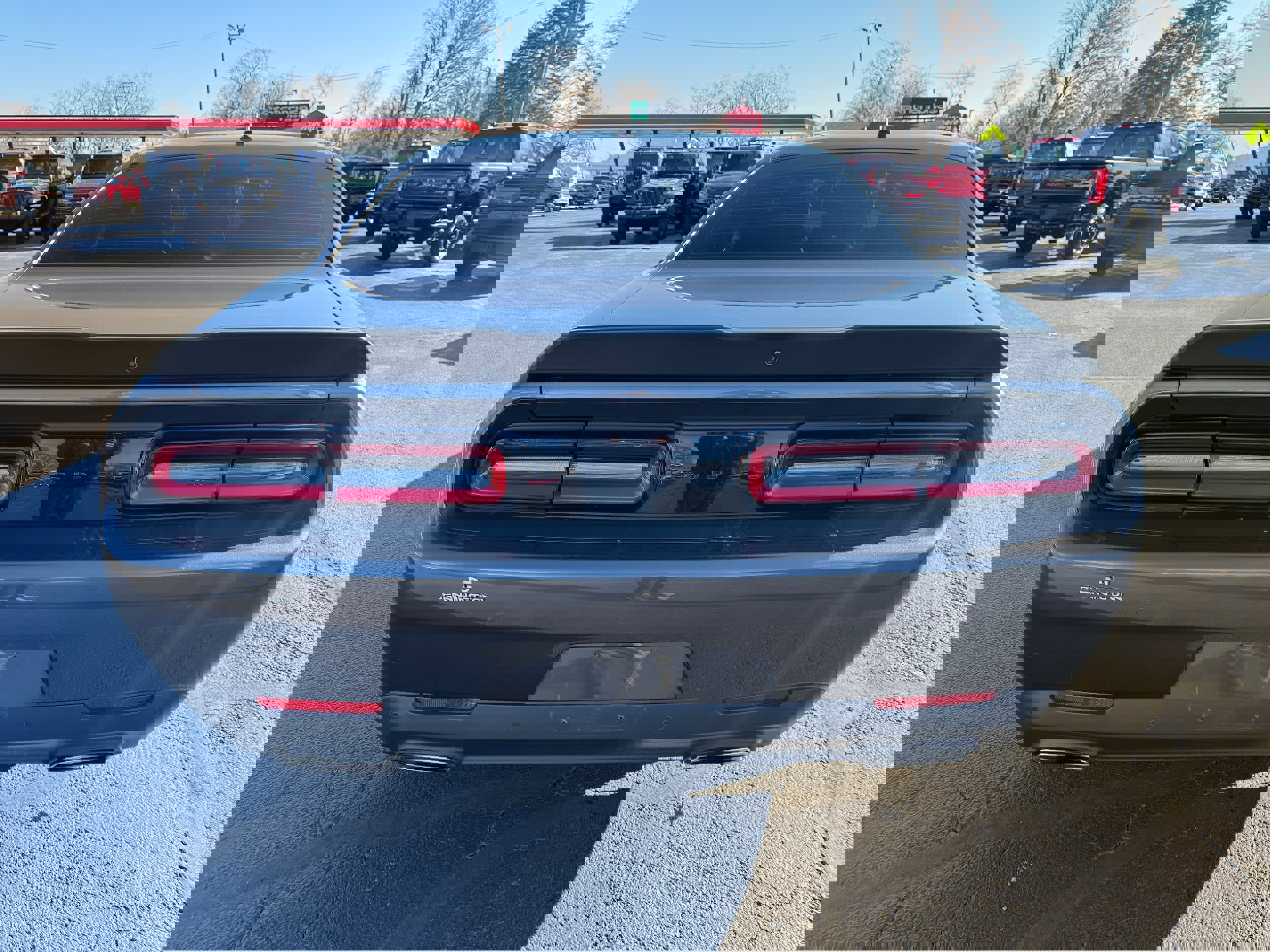 Used 2022 Dodge Challenger SXT w/ Driver Convenience Group image 6