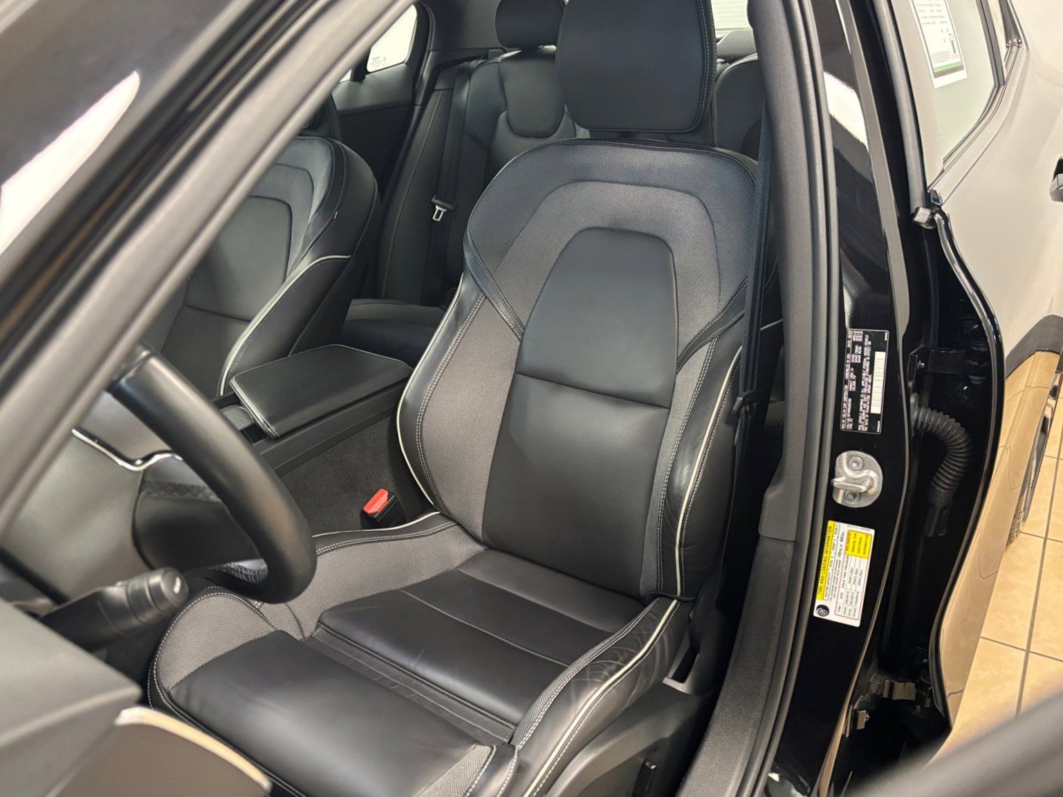 Used 2024 Volvo S60 B5 Plus FWD image 34