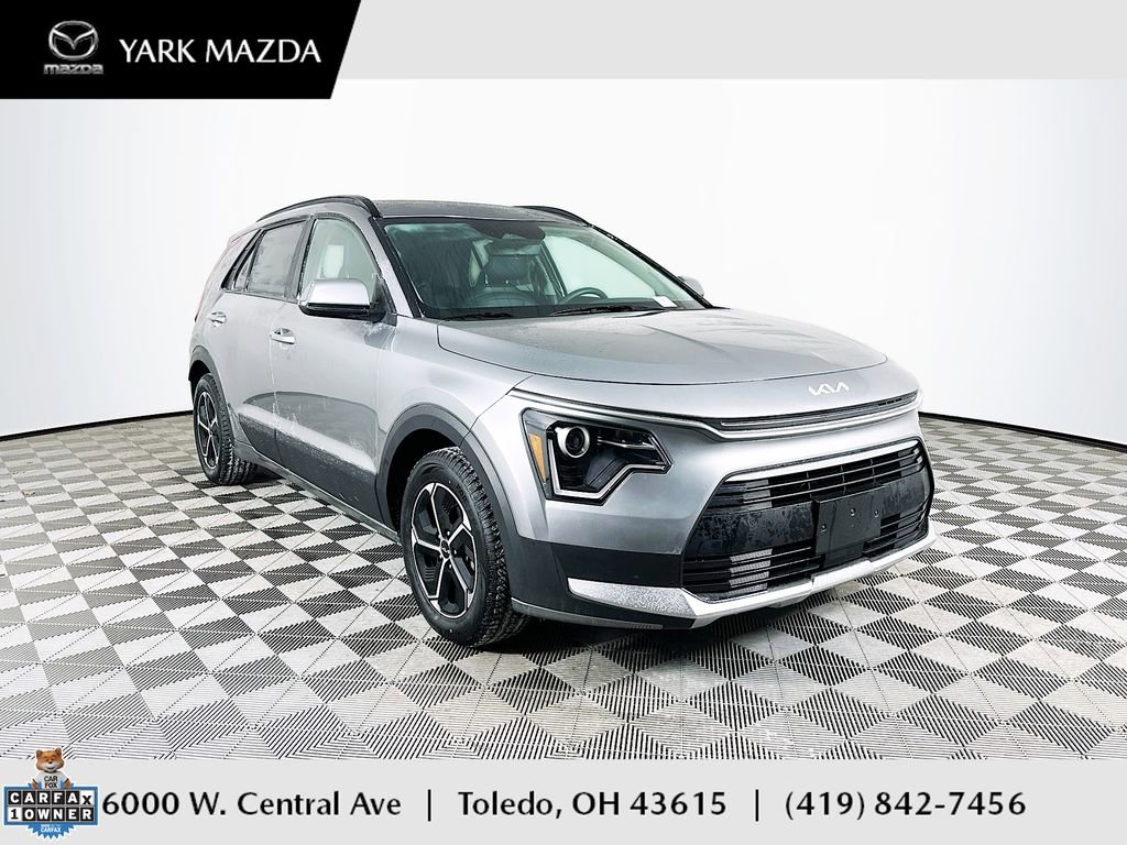 Used 2023 Kia Niro EX image 1