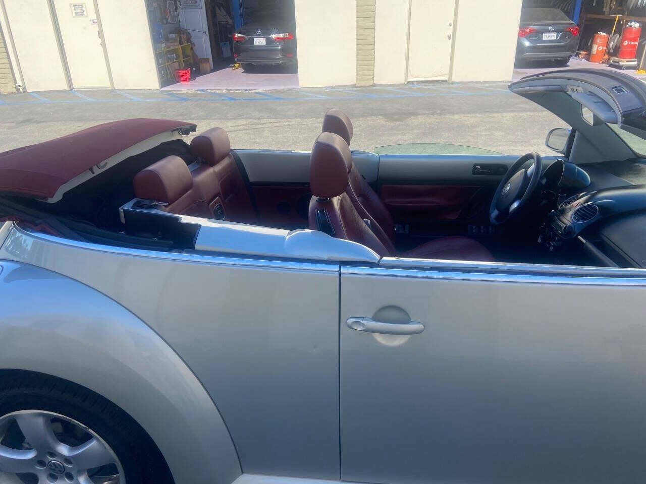 Used 2009 Volkswagen Beetle Blush image 7