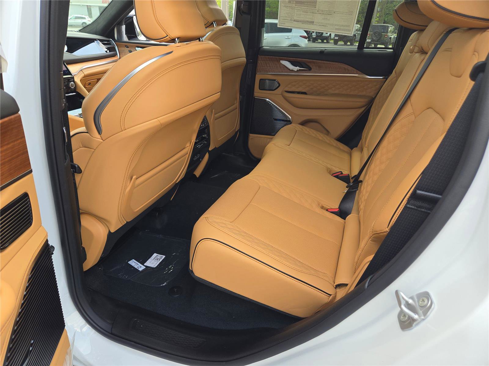 New 2025 Jeep Grand Cherokee Summit image 21