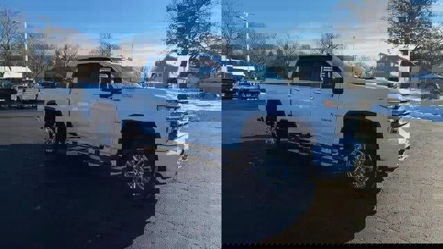 Used 2021 Chevrolet Silverado 2500 High Country w/ Z71 Off-Road Package image 2