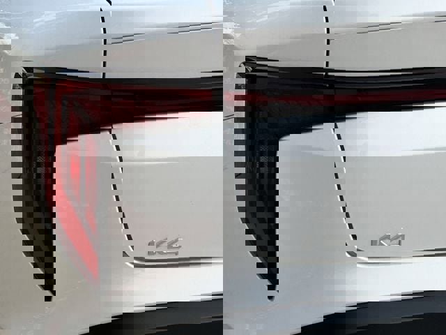 Used 2025 Kia K4 EX image 7