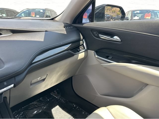 Used 2019 Cadillac XT4 Premium Luxury FWD image 27