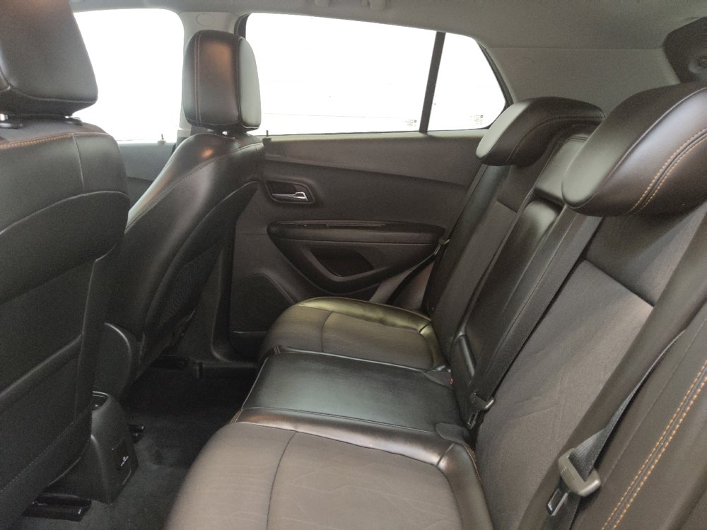 Used 2018 Chevrolet Trax LT w/ LT Convenience Package image 18