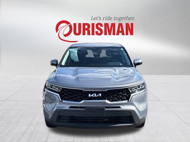 Used 2023 Kia Sorento LX image 6