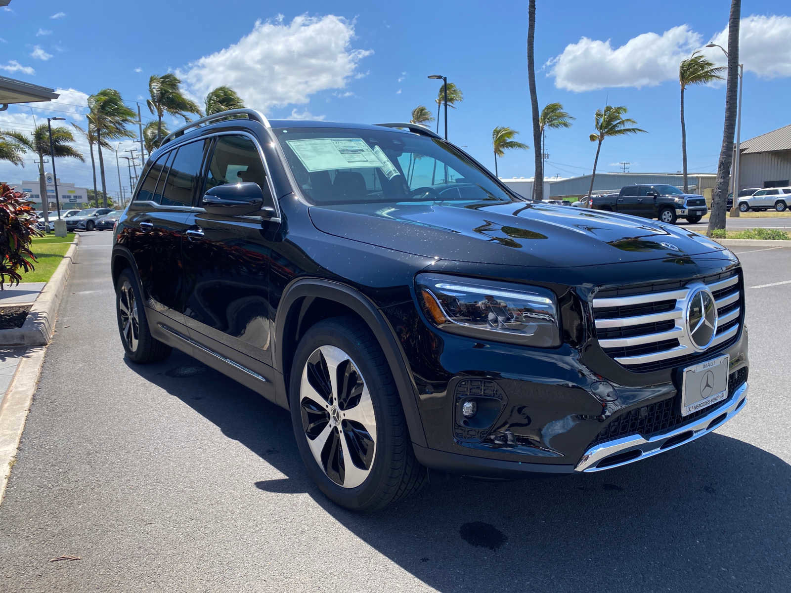 Used 2024 Mercedes-Benz GLB 250 4MATIC image 2