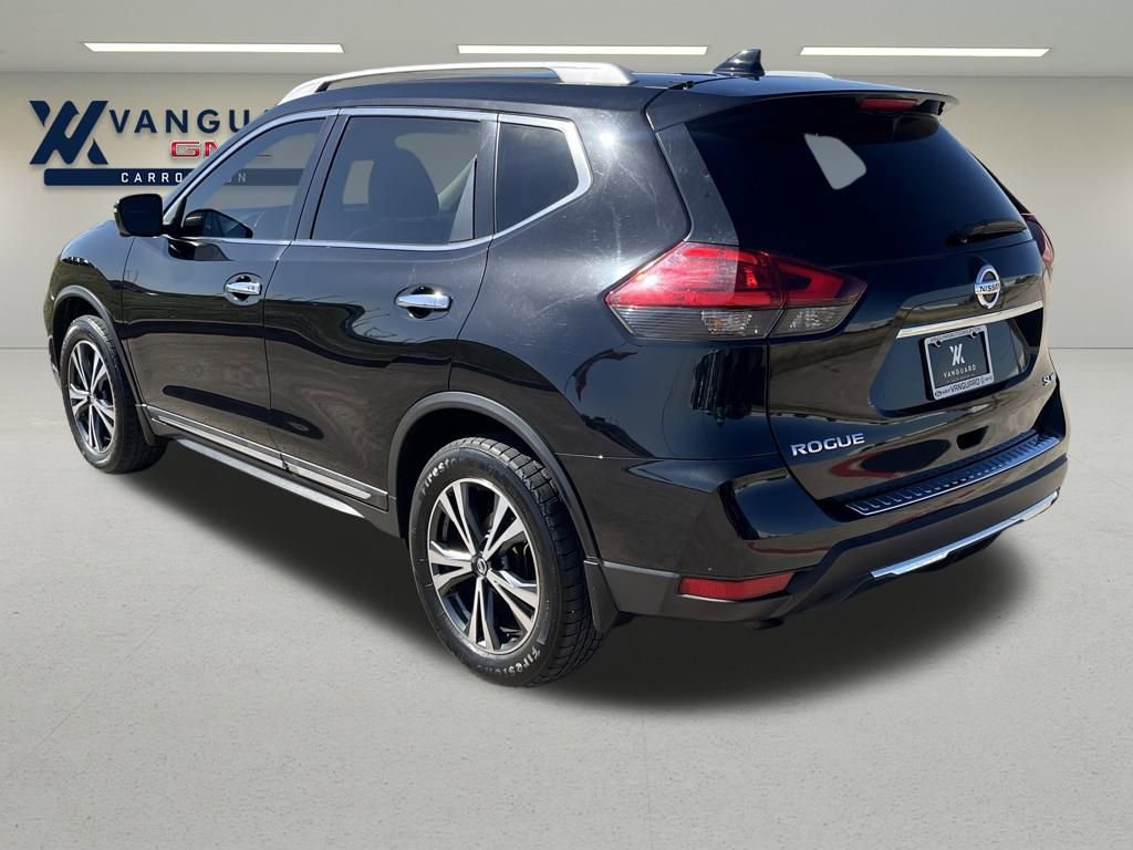 Used 2017 Nissan Rogue SL w/ SL Premium Package image 3