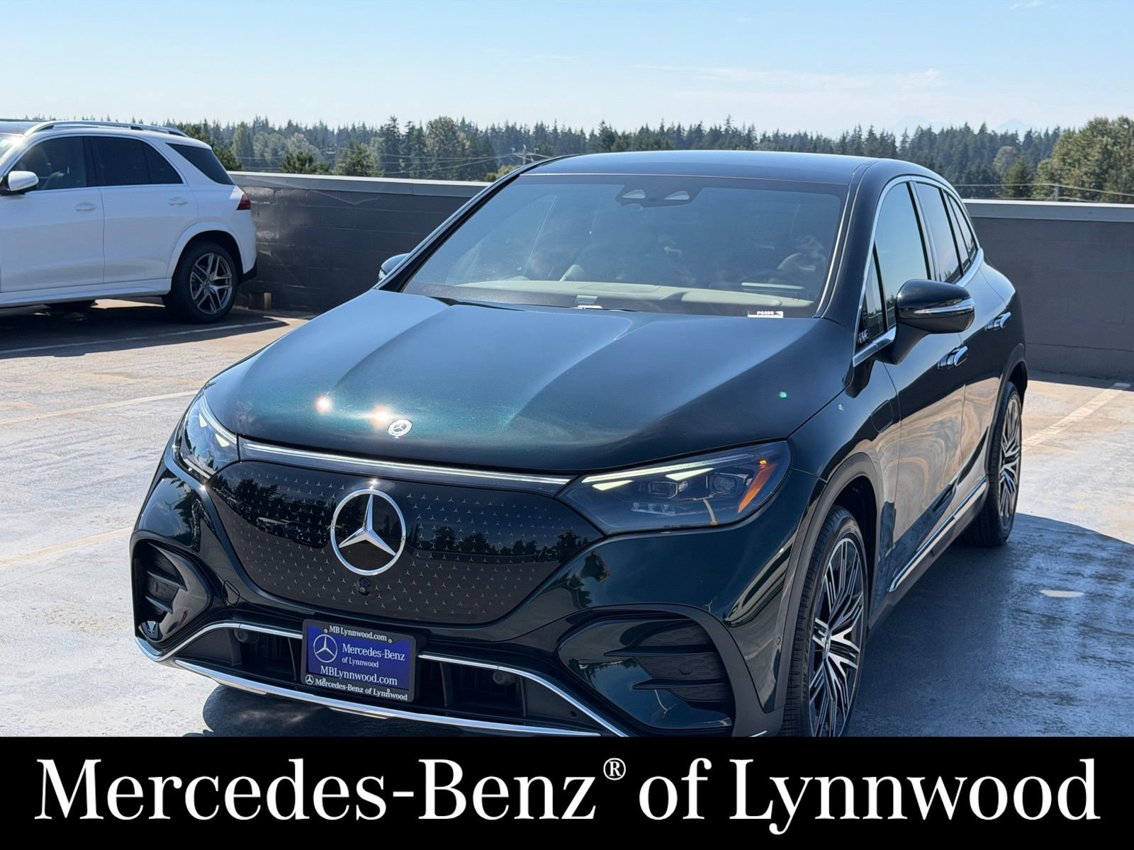 Used 2023 Mercedes-Benz EQE 500 4MATIC SUV image 3