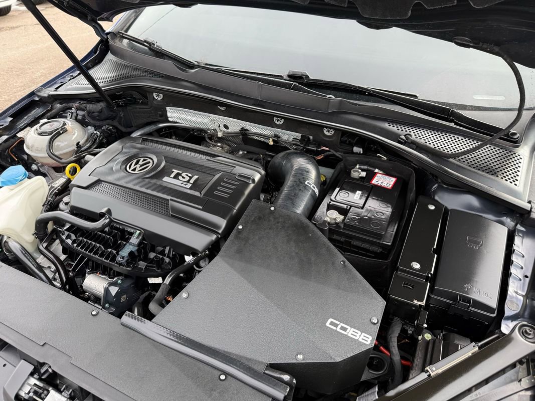 Used 2019 Volkswagen Golf R 4-Door image 38