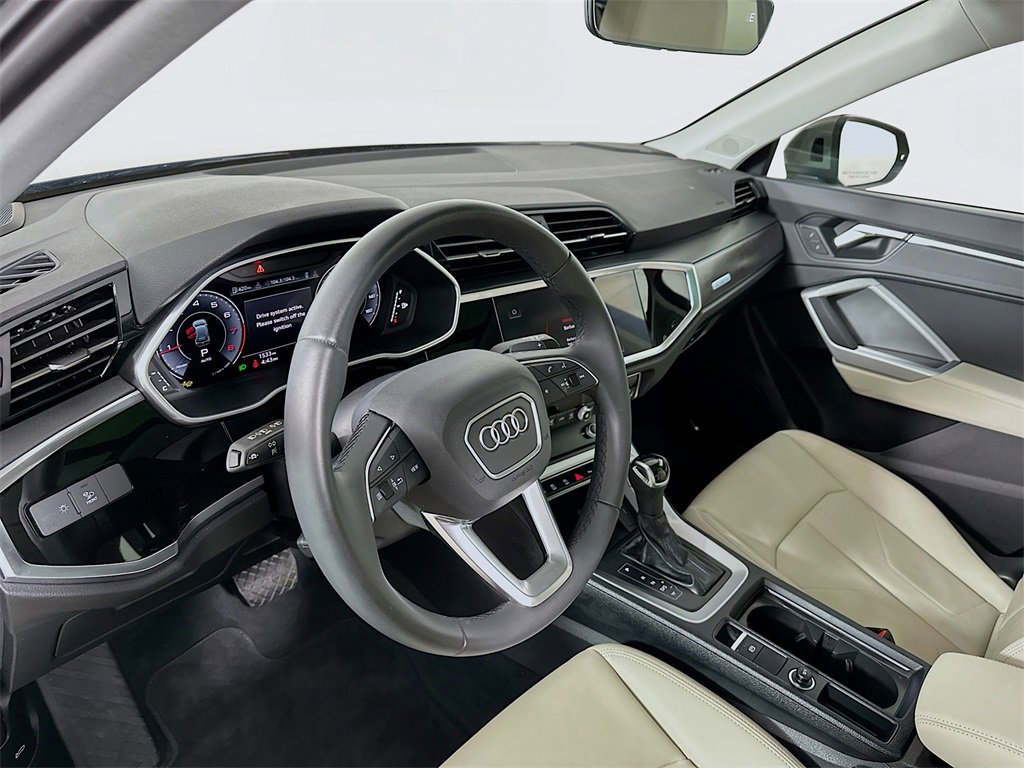 Used 2025 Audi Q3 2.0T Premium Plus image 10