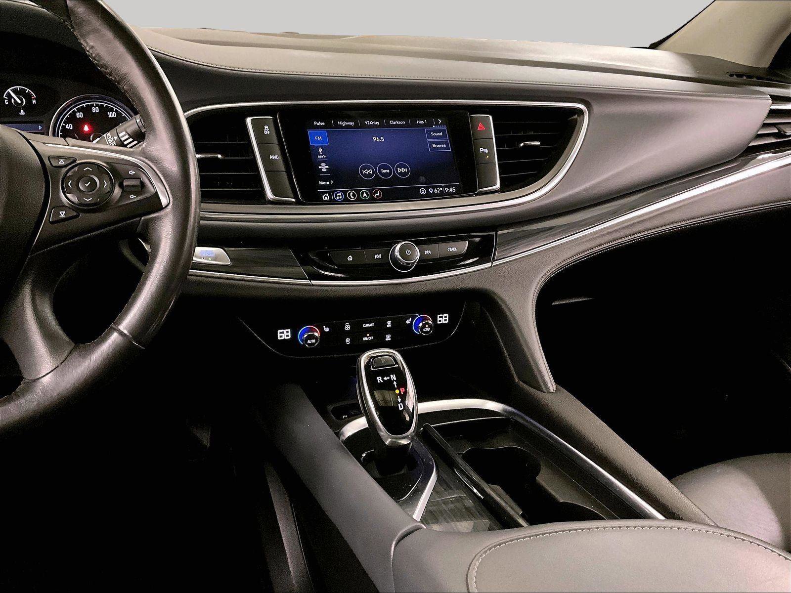 Used 2021 Buick Enclave Essence w/ Sound and Sites Package AWD/4WD image 6