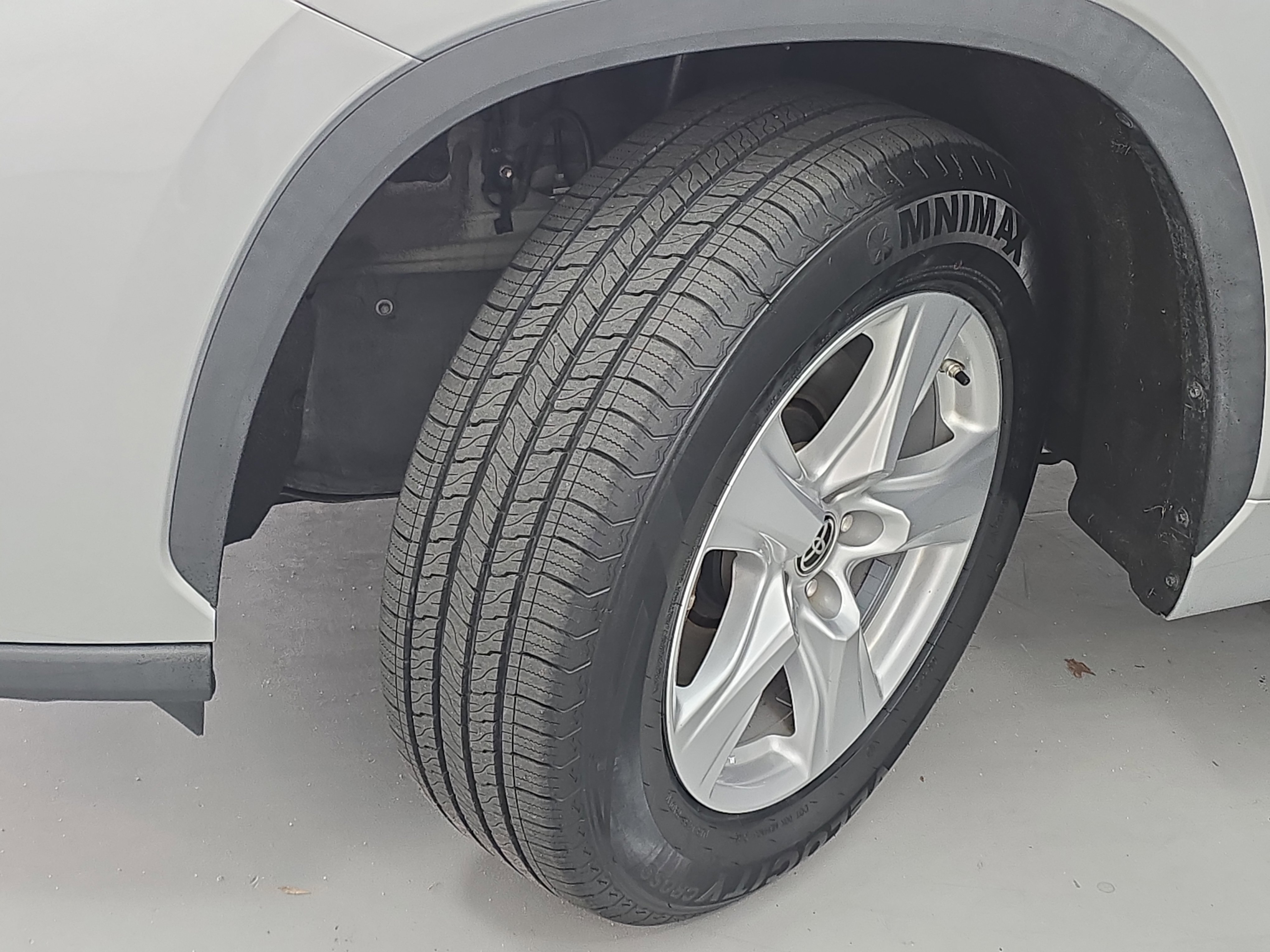 Used 2023 Toyota Highlander L image 32