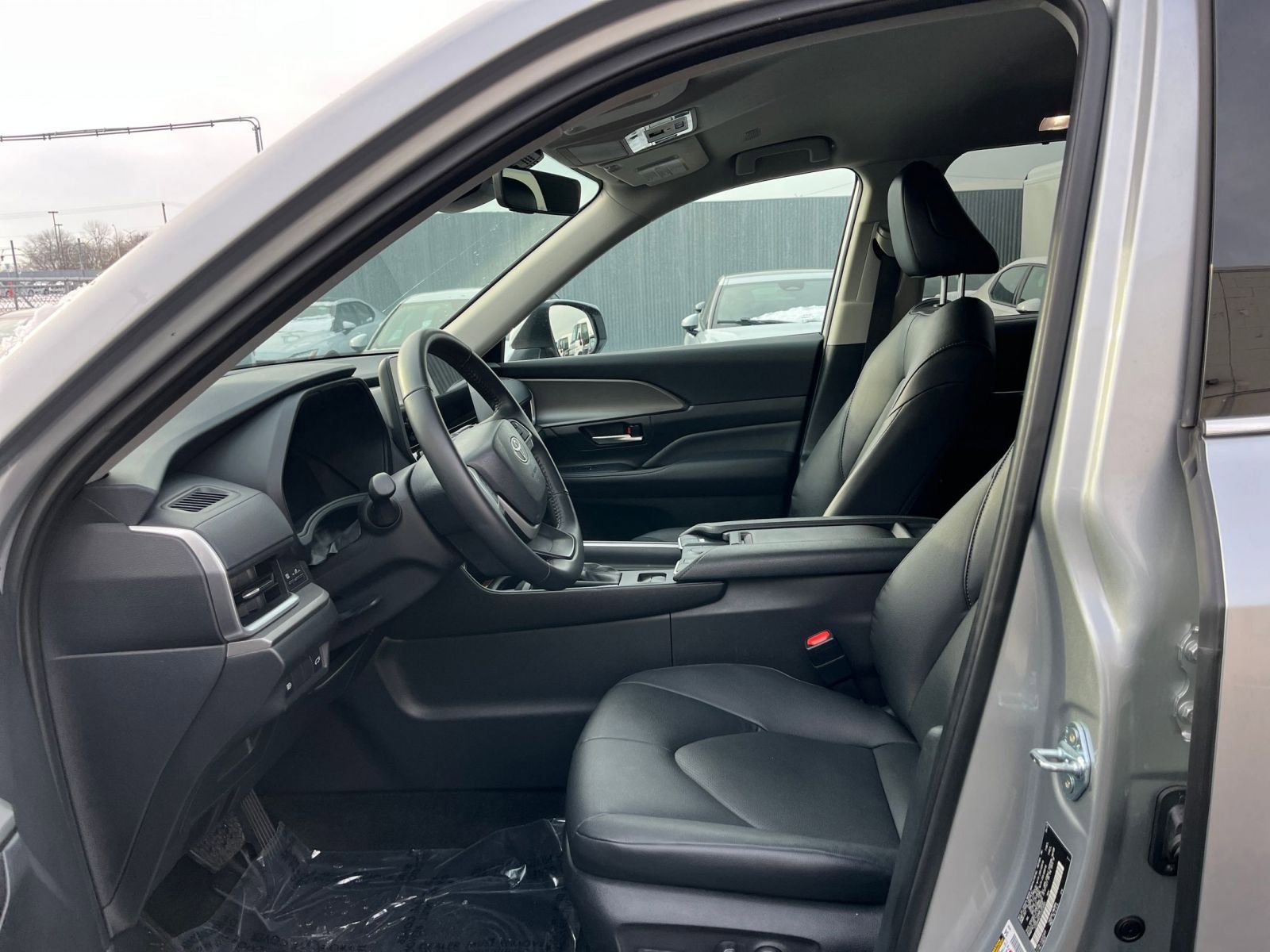 Used 2025 Toyota Grand Highlander FWD image 28