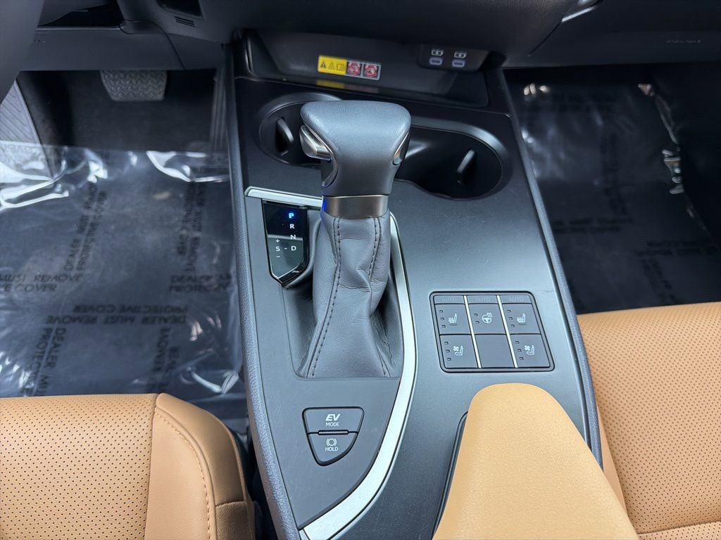 Used 2024 Lexus UX 250h AWD w/ Premium Package image 16
