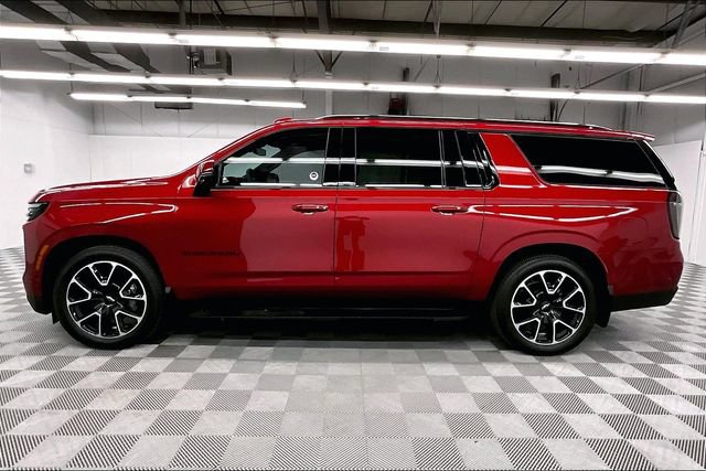 Used 2026 Chevrolet Suburban RST w/ RST Capability Package AWD/4WD image 15