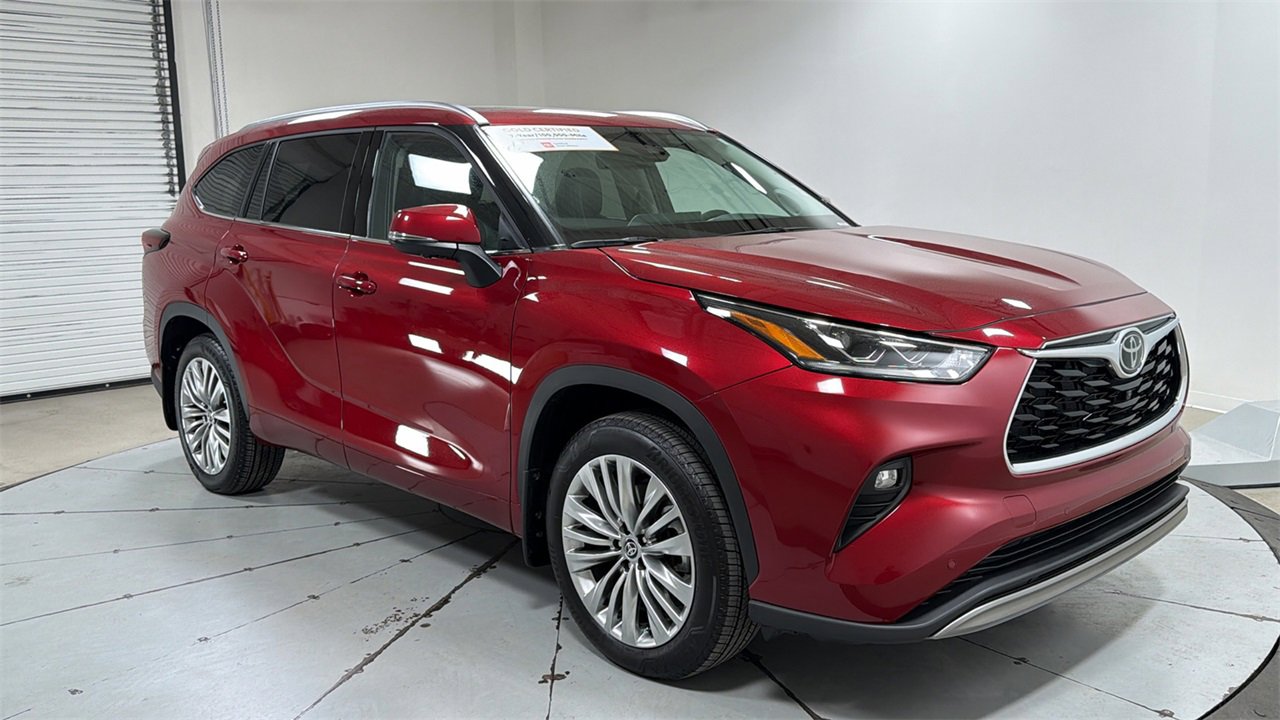 Certified 2025 Toyota Highlander Platinum video 3