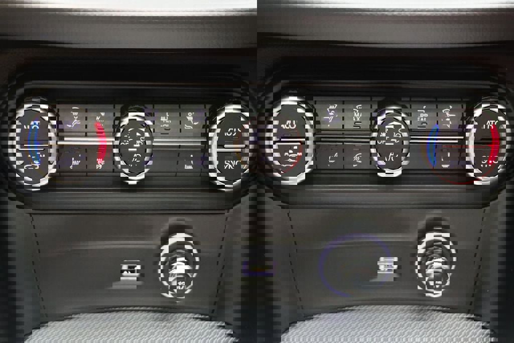 Used 2022 Alfa Romeo Stelvio Veloce image 25