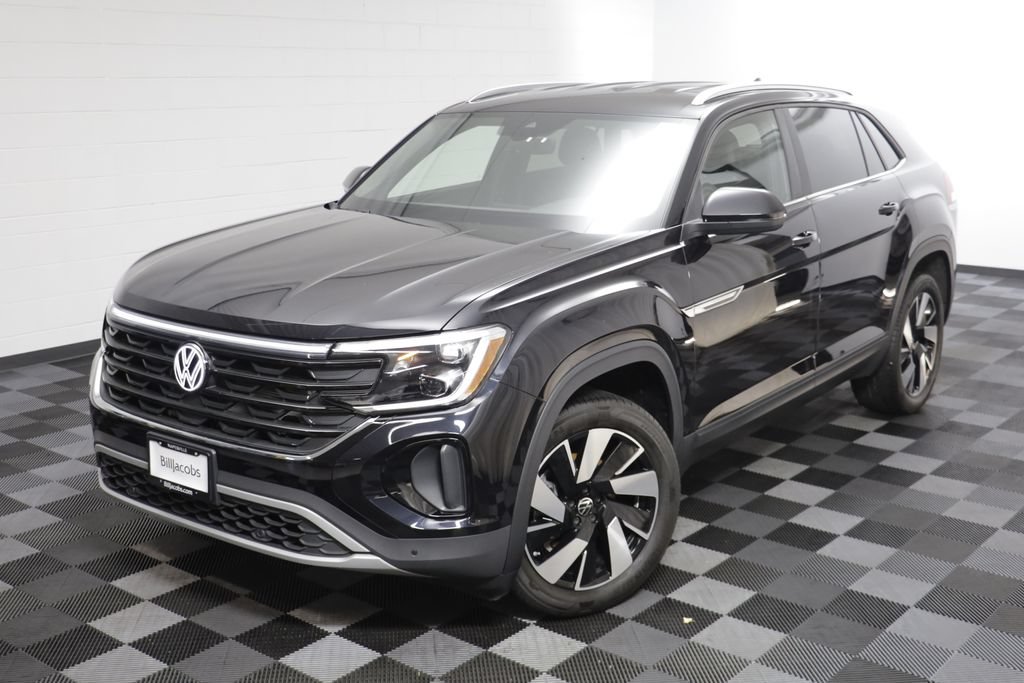 Certified 2024 Volkswagen Atlas Cross Sport SE AWD/4WD image 2