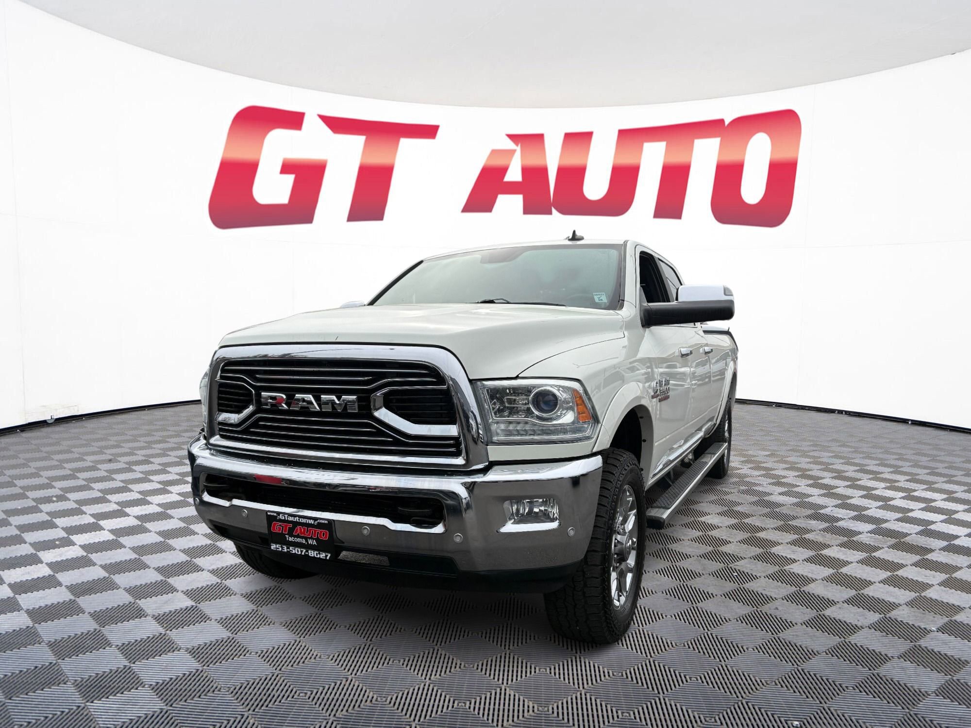 Used 2017 RAM 3500 Laramie Longhorn image 3