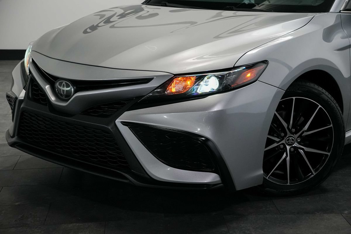 Used 2021 Toyota Camry SE FWD image 10