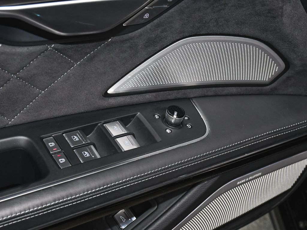 Used 2023 Audi S8 w/ S8 Executive Package AWD/4WD image 10