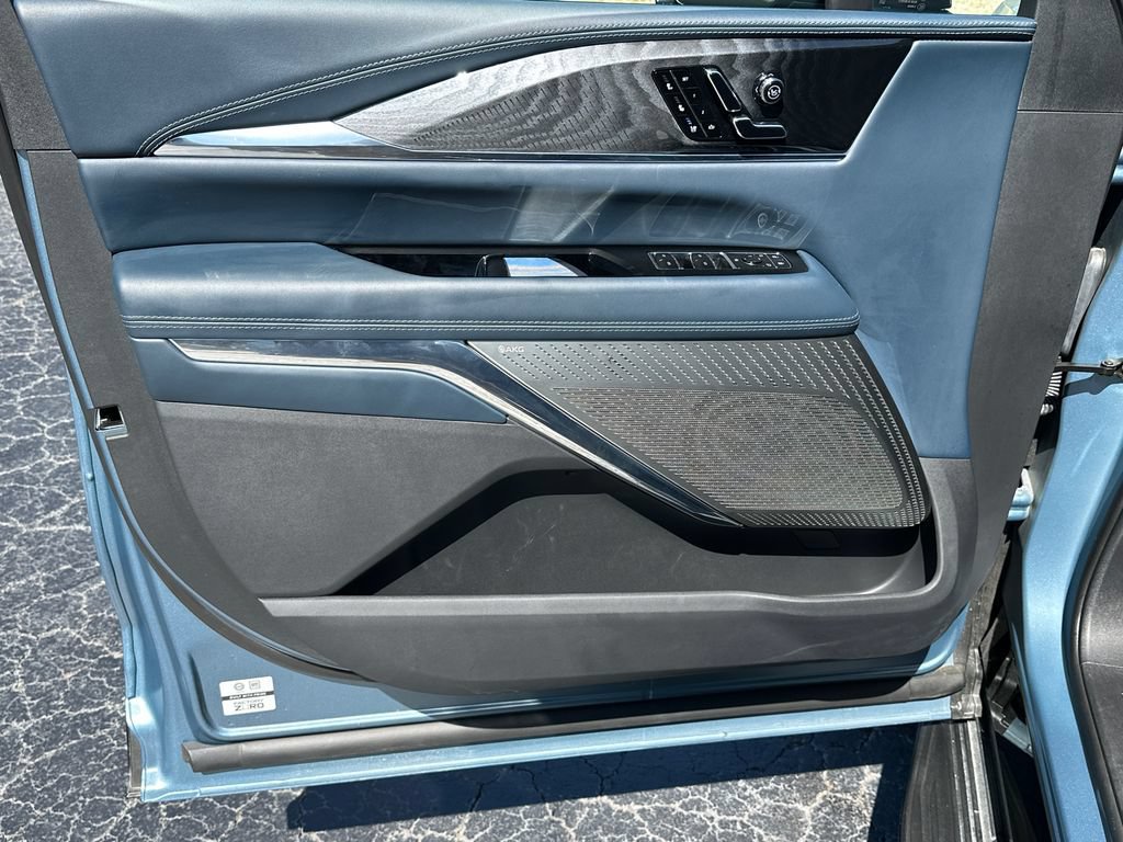 Certified 2025 Cadillac Escalade IQ Sport 2 AWD/4WD image 10