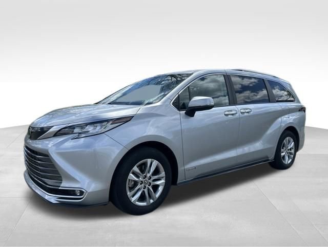 Used 2021 Toyota Sienna Limited AWD/4WD image 1