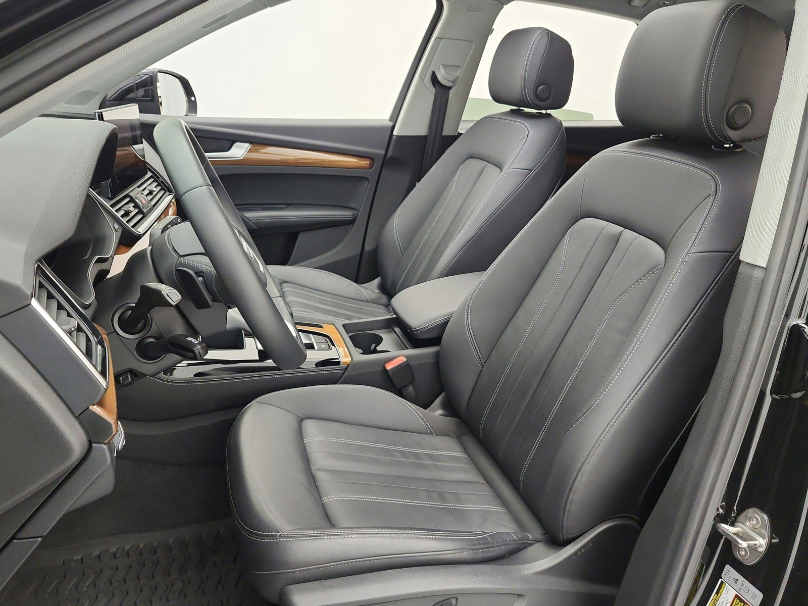 Used 2023 Audi Q5 2.0T Premium Plus w/ Premium Plus Package AWD/4WD image 10