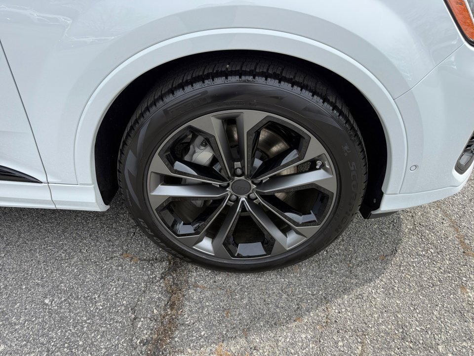New 2026 Audi Q7 3.0T Premium Plus AWD/4WD image 25